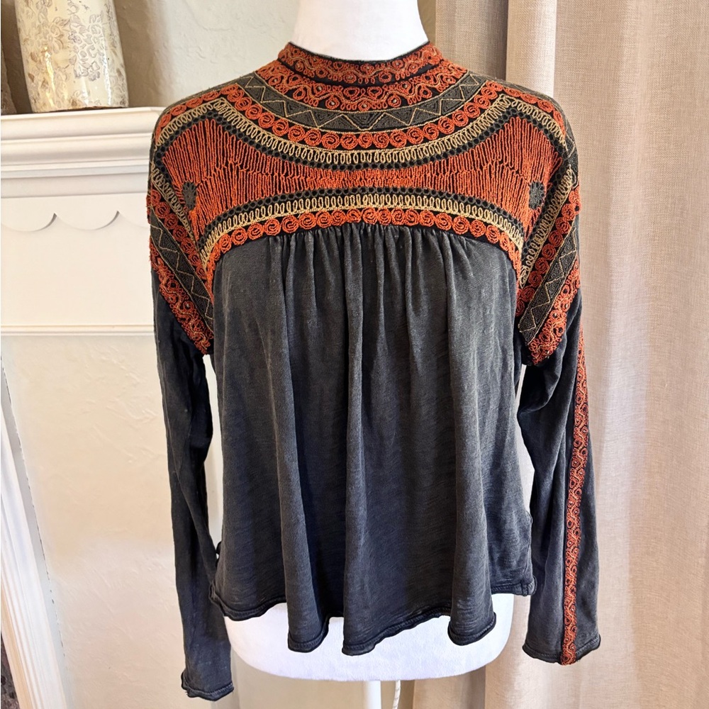 Free People Snow Bunny embroidered long sleeve size small - Picture 2 of 9